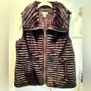 Calvin Klein- Faux Fur Vest w/zip front turtleneck, Black, Size L EUC